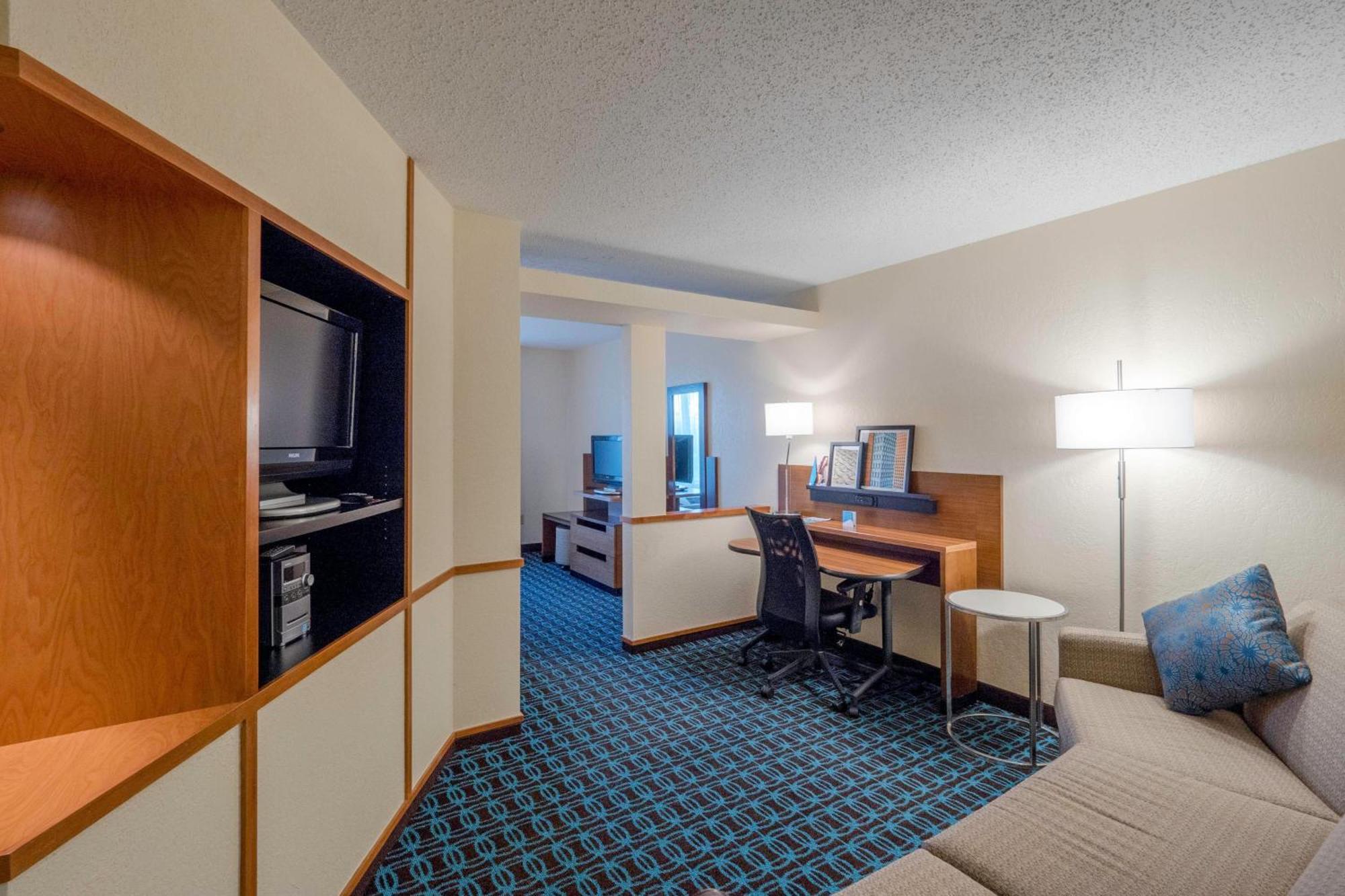 Fairfield Inn & Suites By Marriott Cleveland Стрітсборо Екстер'єр фото