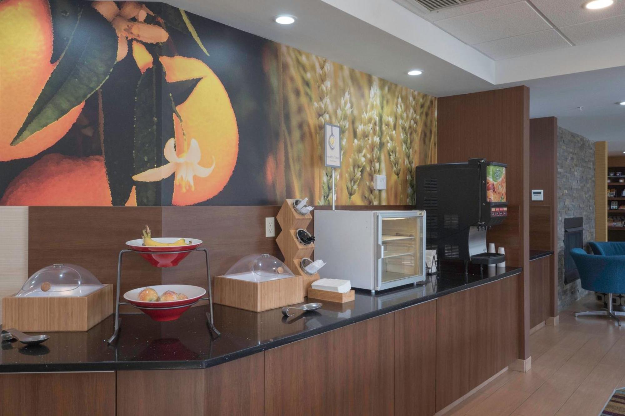 Fairfield Inn & Suites By Marriott Cleveland Стрітсборо Екстер'єр фото