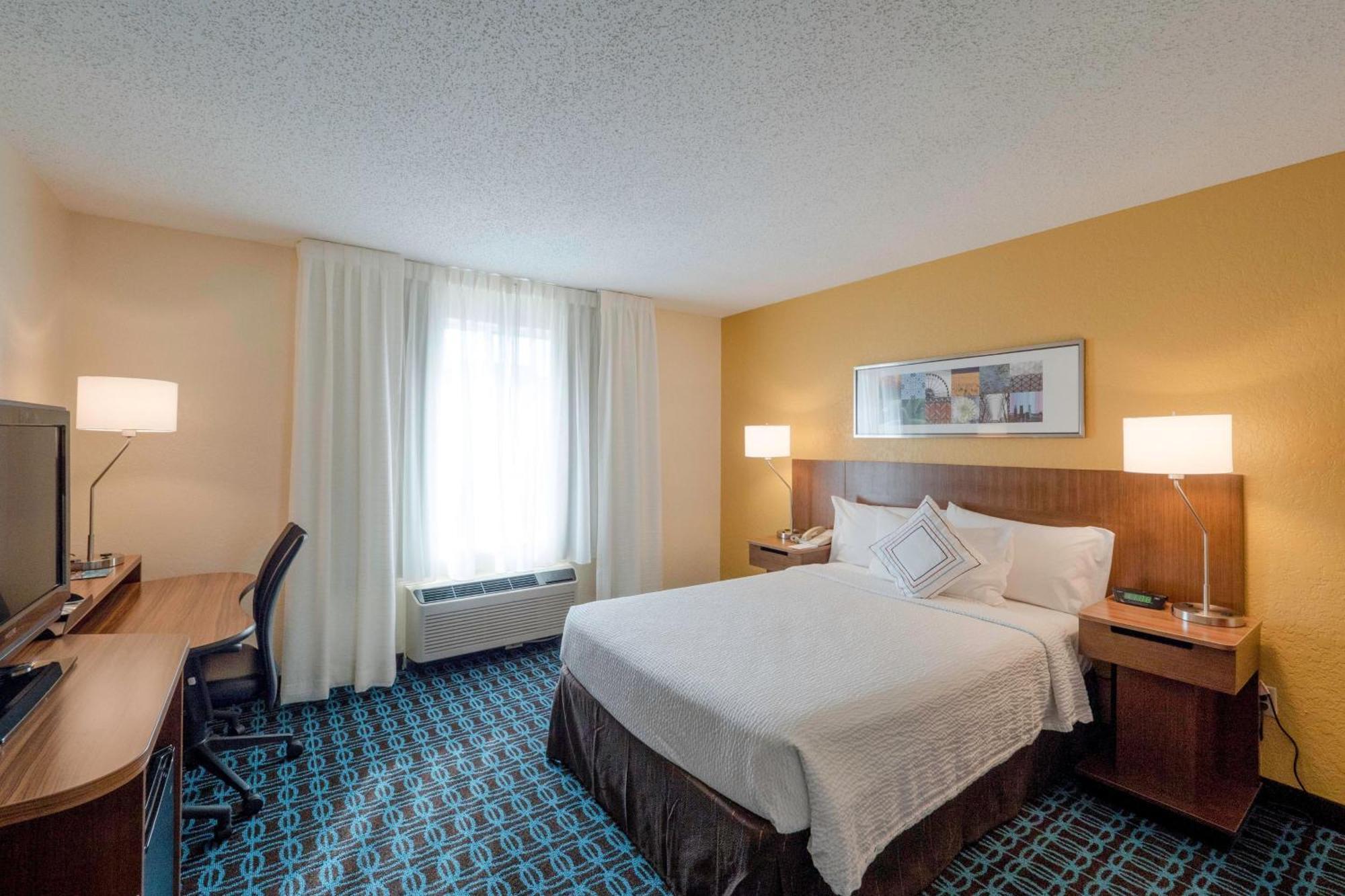 Fairfield Inn & Suites By Marriott Cleveland Стрітсборо Екстер'єр фото