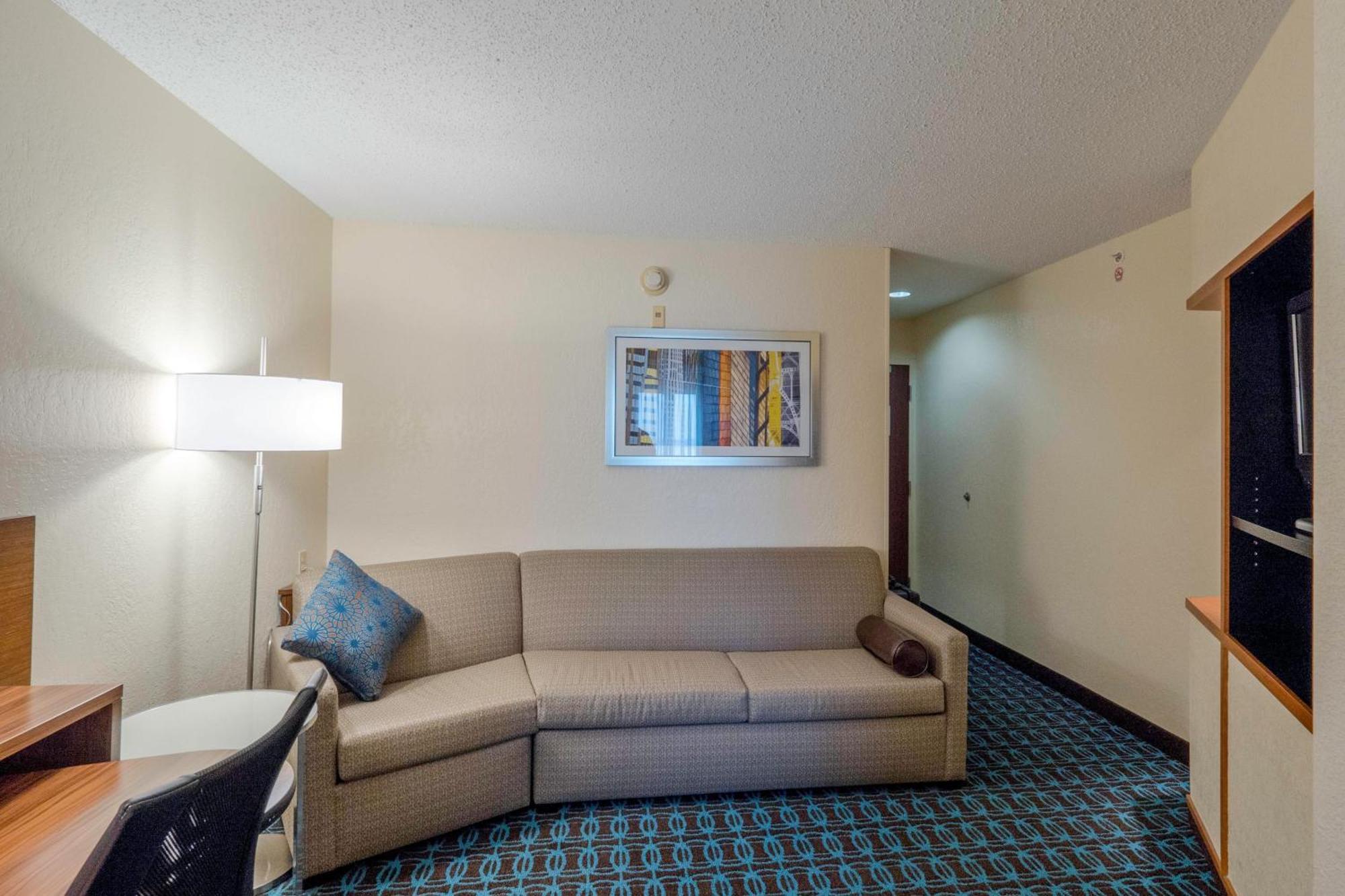 Fairfield Inn & Suites By Marriott Cleveland Стрітсборо Екстер'єр фото