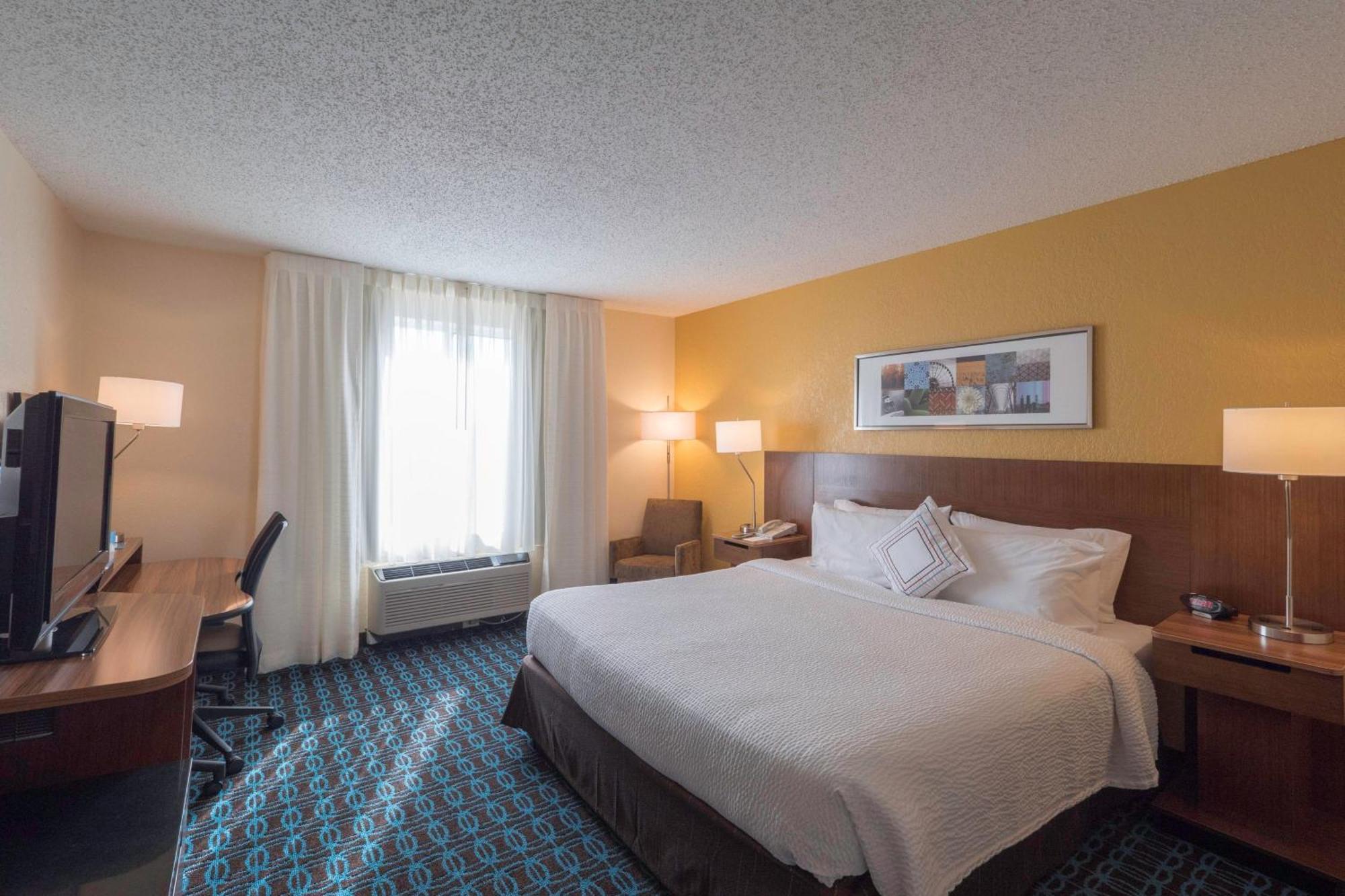 Fairfield Inn & Suites By Marriott Cleveland Стрітсборо Екстер'єр фото