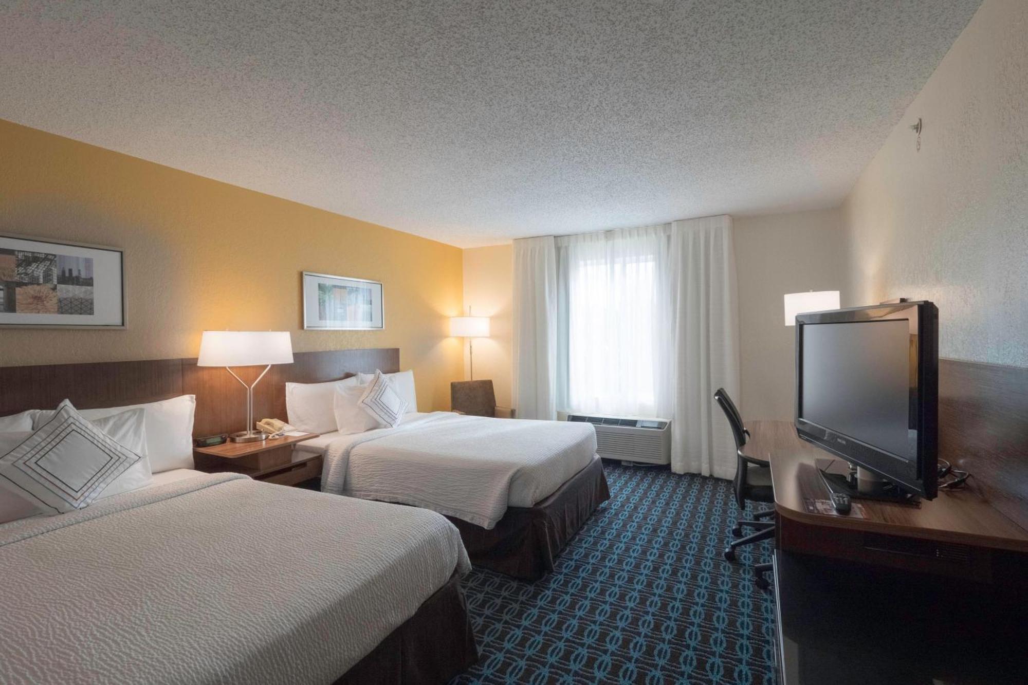Fairfield Inn & Suites By Marriott Cleveland Стрітсборо Екстер'єр фото