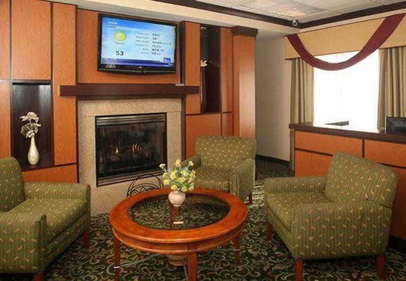 Fairfield Inn & Suites By Marriott Cleveland Стрітсборо Екстер'єр фото