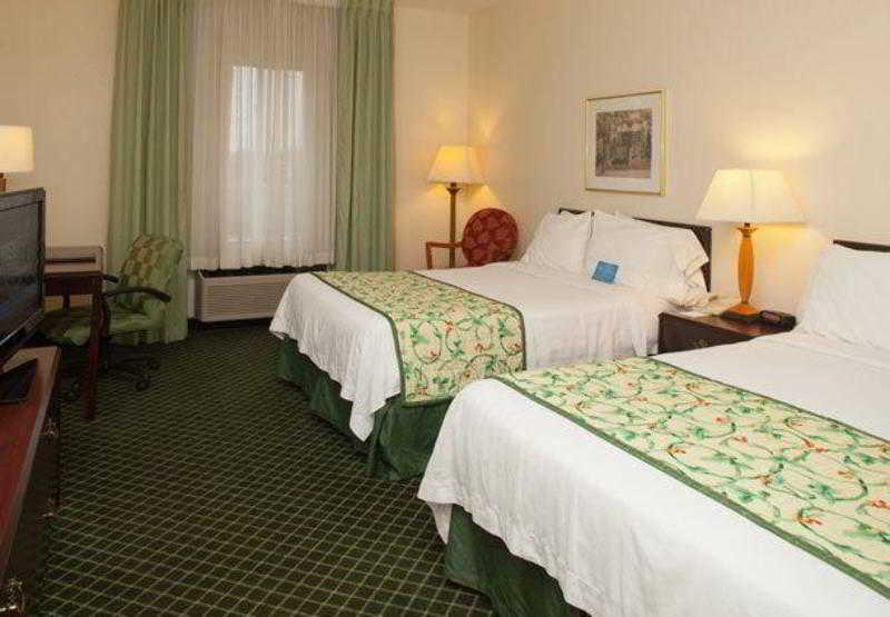 Fairfield Inn & Suites By Marriott Cleveland Стрітсборо Екстер'єр фото