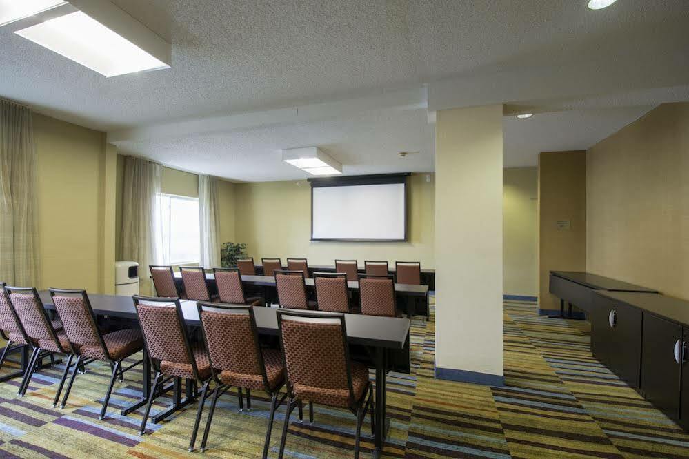 Fairfield Inn & Suites By Marriott Cleveland Стрітсборо Екстер'єр фото